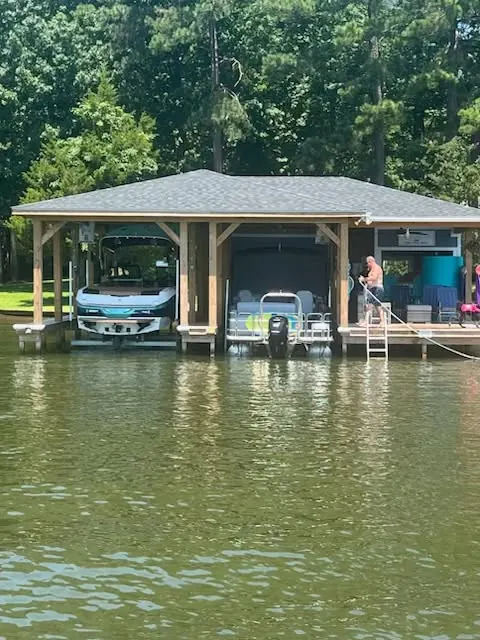 Finished Twin Lakes boathouse, Stonehouse Creek